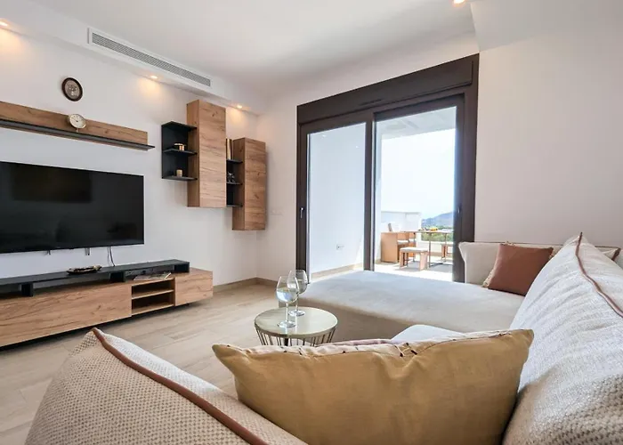Sunny Hills Rooftop Apartment